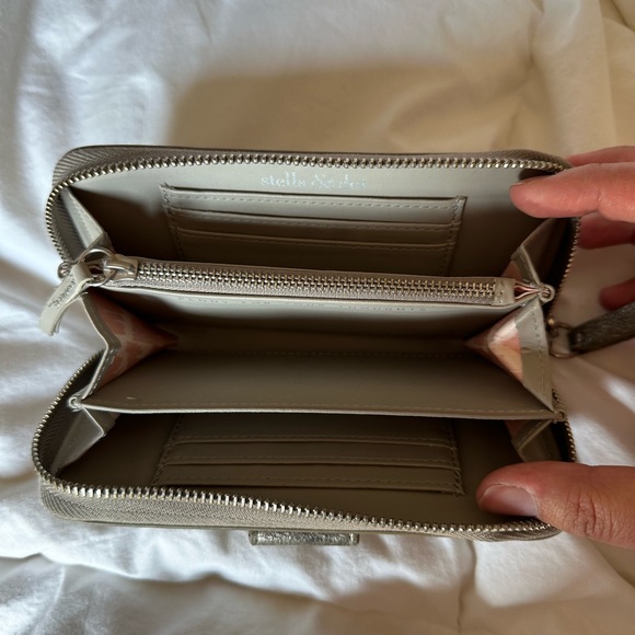 Stella & dot wallet - Picture 2 of 2
